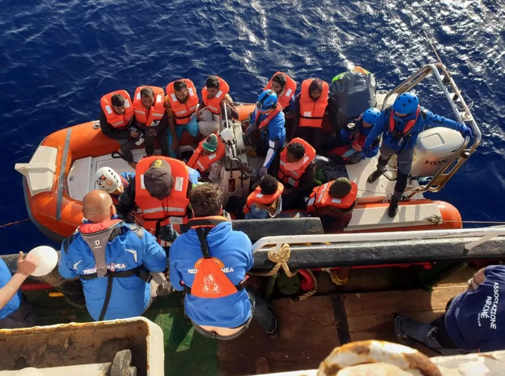 Tragedia nel Mediterraneo: la lotta per la sopravvivenza in mare aperto 20240316 044232