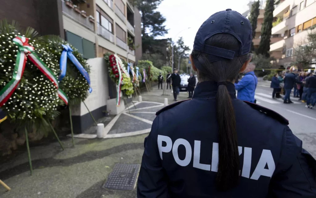 Il Sacrificio dei Cinque Agenti di Scorta nel Rapimento di Aldo Moro: Un Atto Eroico che Ha Segnato la Storia Italiana 20240316 164527
