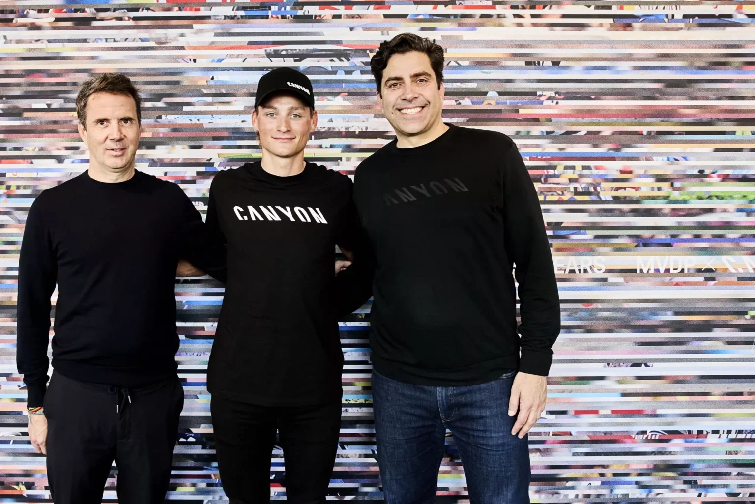 Mathieu van der Poel e Canyon Bicycles: un contratto record nel mondo del ciclismo 20240318 183210 1