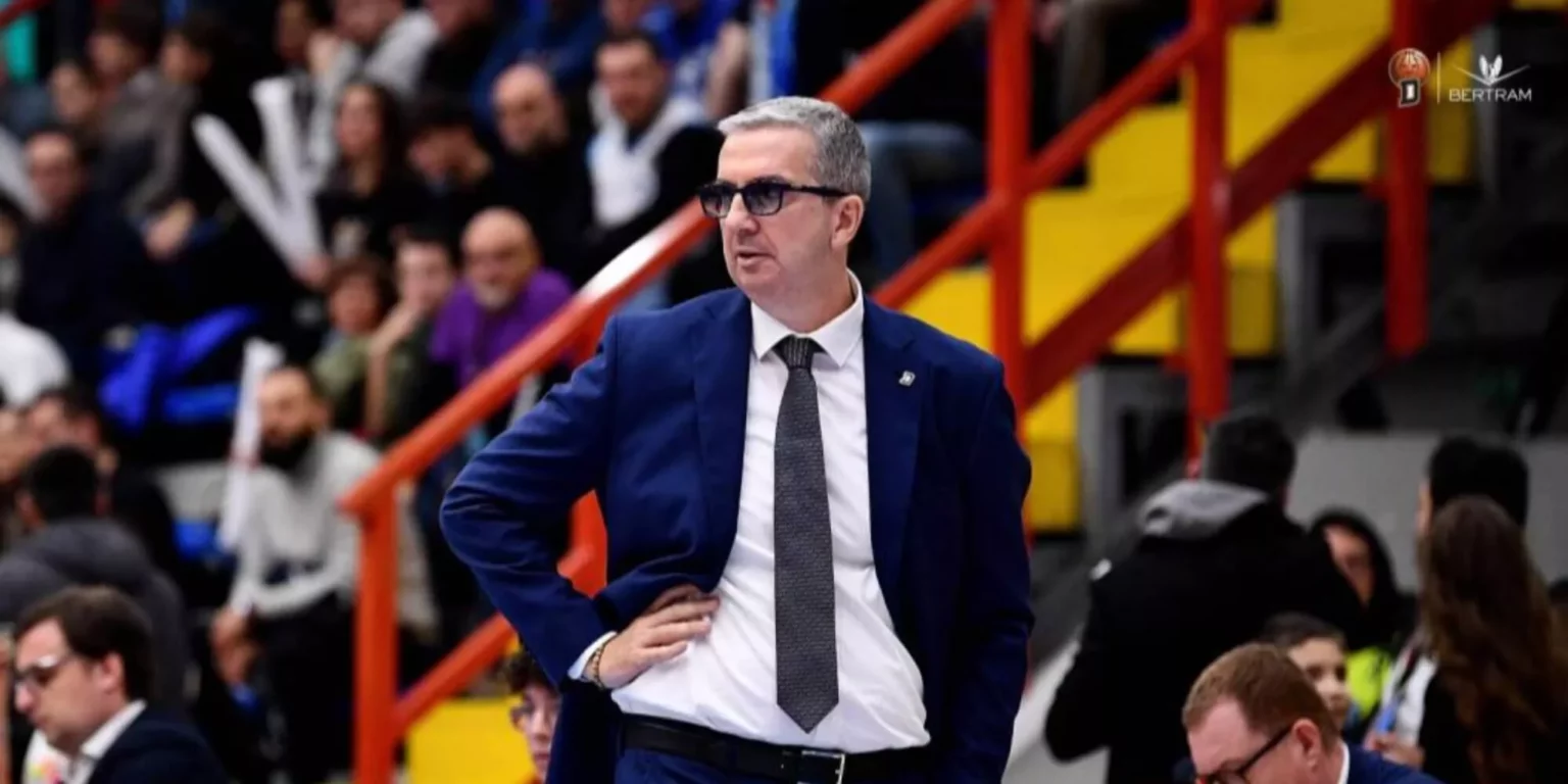 Derthona vs. Varese: Coach De Raffaele Prende Parola 20240324 183007