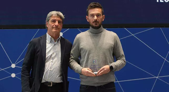 Il riconoscimento a Sinatti: una carriera dedicata al calcio italiano 20240325 222931