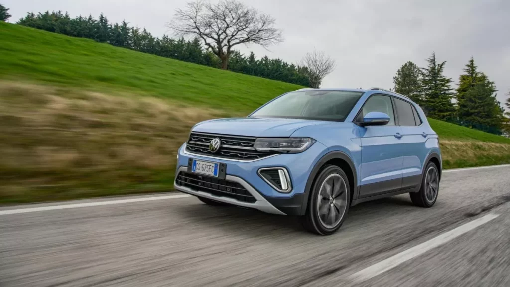 Il restyling della Volkswagen T-Cross: un mix di tecnologia e stile per il SUV compatto 20240326 012557