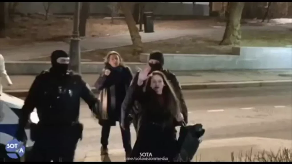 La libertà di stampa minacciata in Russia: cronaca di arresti e violenze contro giornalisti indipendenti 20240402 085620