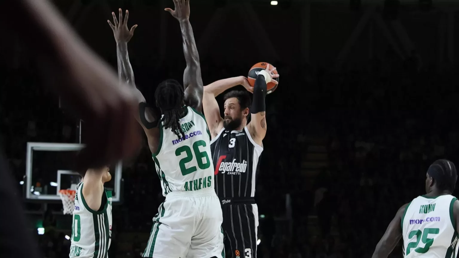 Virtus Bologna vs Panathinaikos: La sfida epica in Eurolega che ha tenuto con il fiato sospeso gli appassionati 20240402 085812