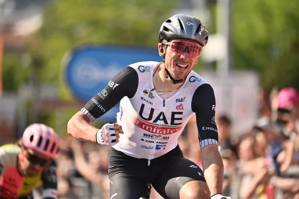 Brandon McNulty trionfa al GP Miguel Indurain: vittoria epica e italiani in luce 20240402 085853 1