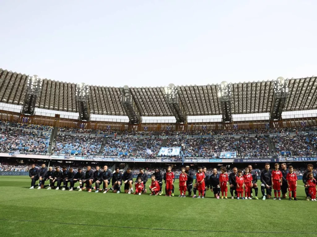 Napoli: la protesta contro il razzismo che ha scosso il calcio italiano 20240402 085927 1