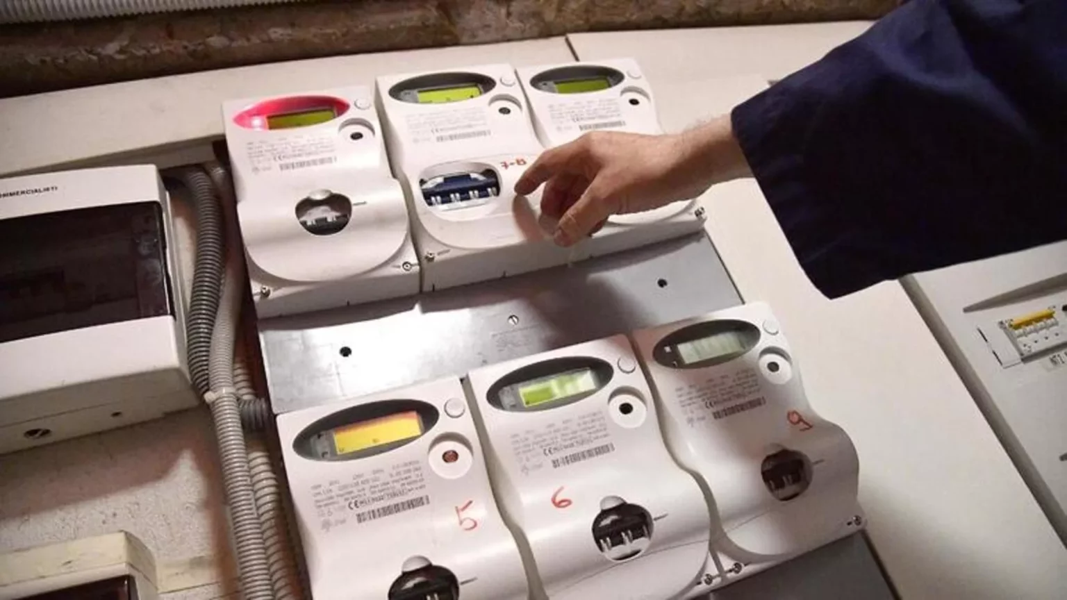 Impatto della restrizione delle soglie ISEE sui bonus sociali per elettricità e gas: implicazioni e dibattito 20240402 090104