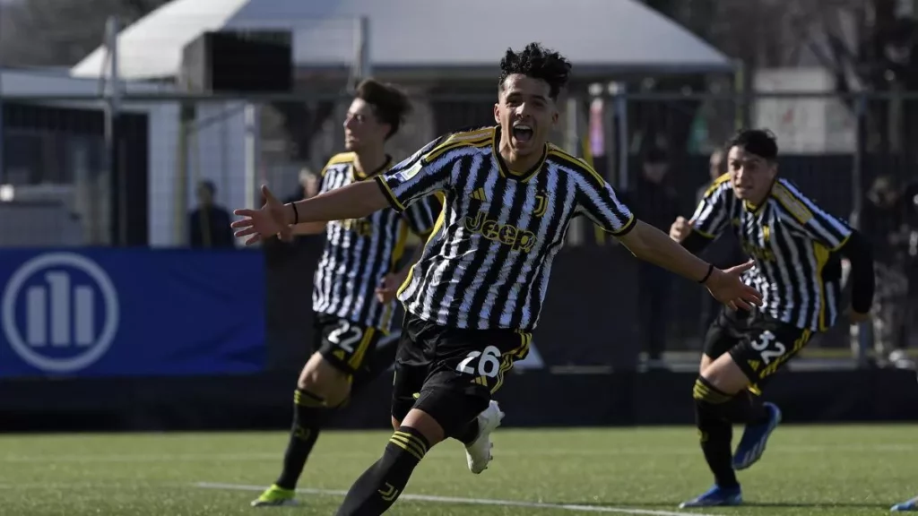 Il sogno calcistico di Gabriele Finocchiaro: talento e determinazione sotto la maglia bianconera 20240402 144224