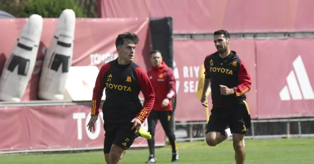 Il Derby della Capitale: La Roma si Prepara con Determinazione e Ottimismo 20240402 183652
