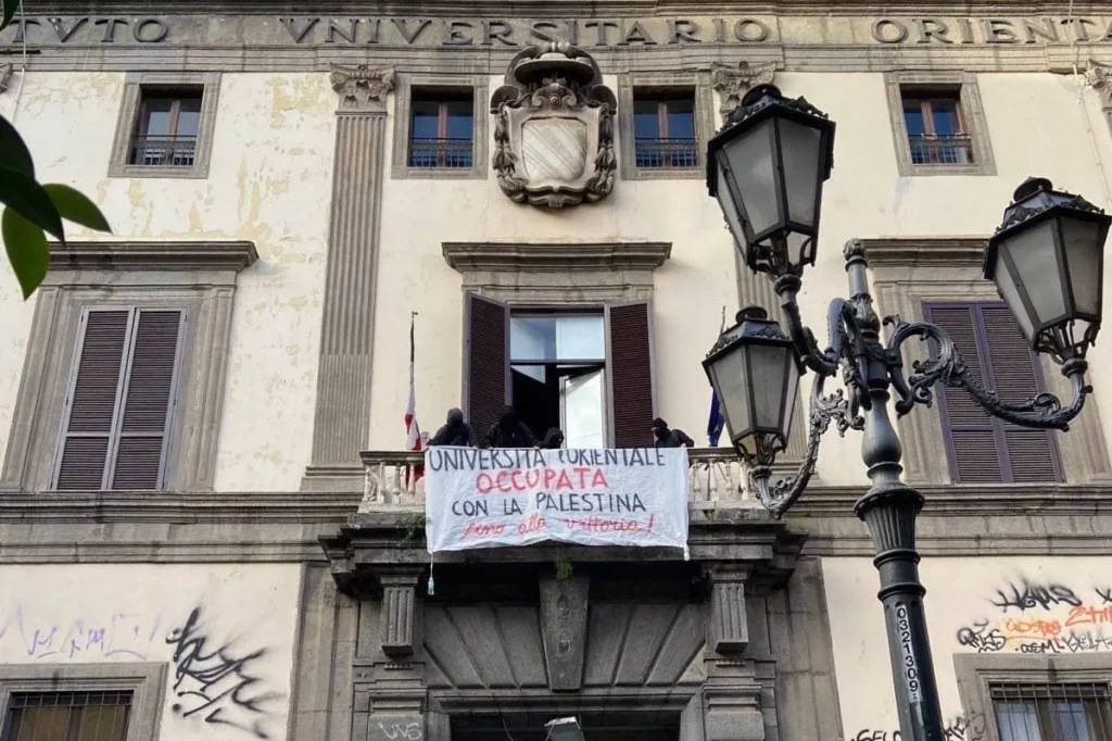 Occupazione Studentesca a Napoli: Lotta per la Palestina Tocca le Università Italiane 20240408 173202 1