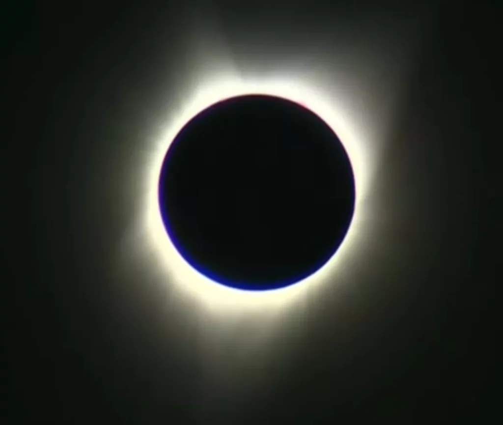 L’eclissi solare totale del 2023: un evento straordinario che ha sconvolto il Texas 20240409 052645
