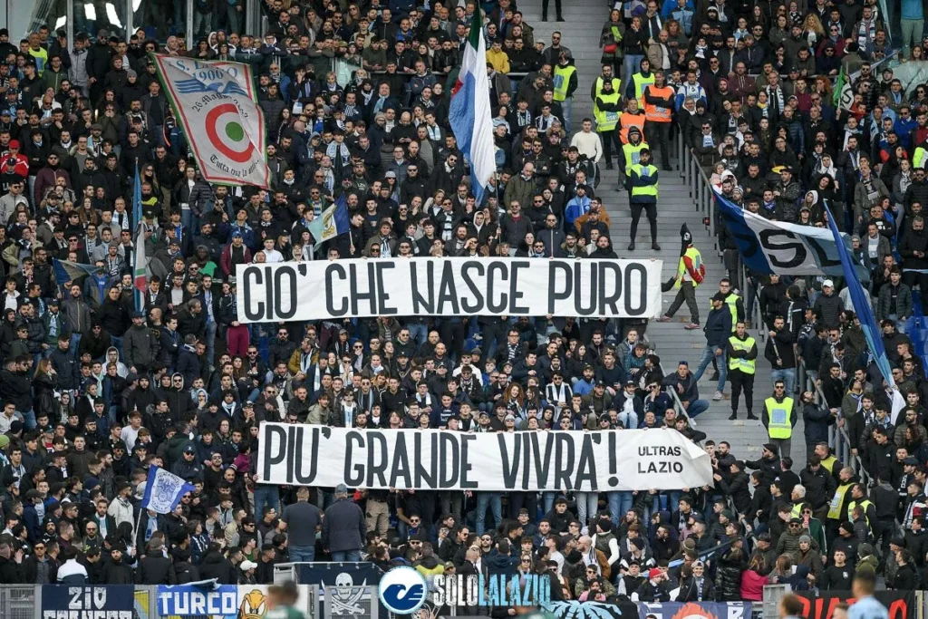 Il Silenzio degli Ultras Lazio: Protesta e Solidarietà all’Allianz Stadium 20240413 065940