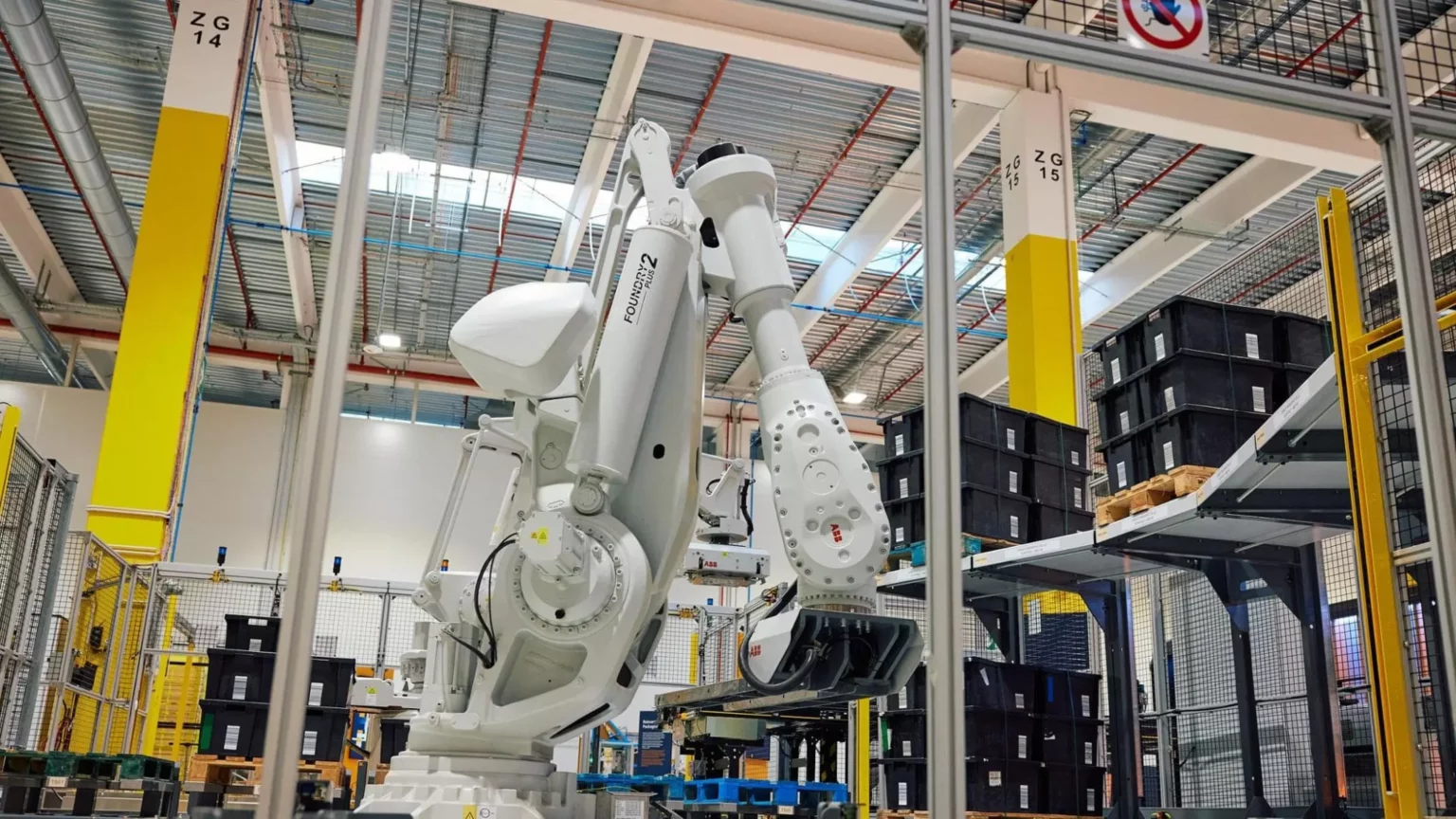 Amazon Rivoluziona la Logistica con il suo Laboratorio di Innovazione a Vercelli 20240413 143328