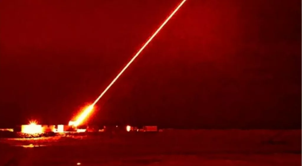 DragonFire: L’Ucraina si prepara al test del laser ad alta potenza del Regno Unito 20240413 183421