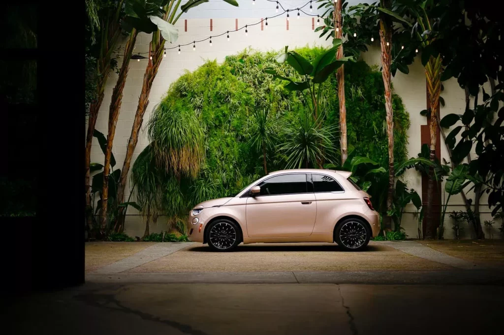 La rivoluzione della Fiat 500e: autonomia potenziata a un prezzo conveniente 20240416 124956