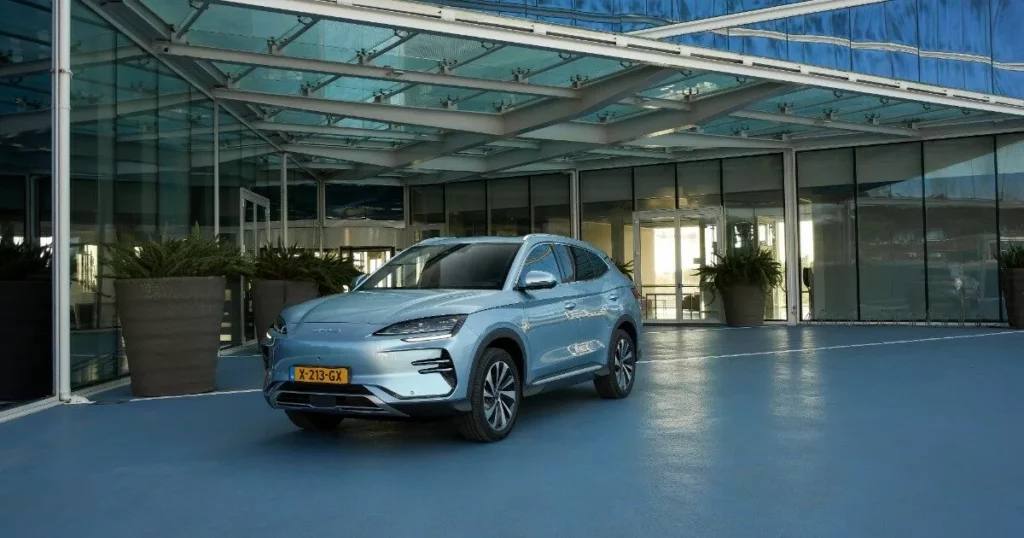 BYD Seal U: Il Nuovo SUV Elettrico Cinese Debutta a Milano 20240422 093229