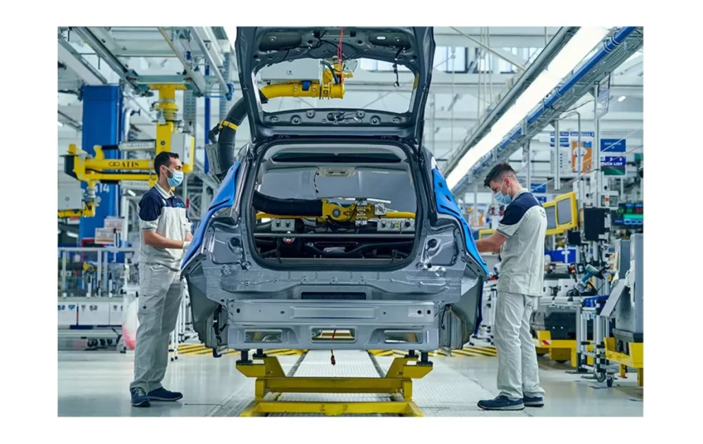 Stellantis a Mirafiori: sfide e speranze nell’industria automobilistica italiana 20240422 232853