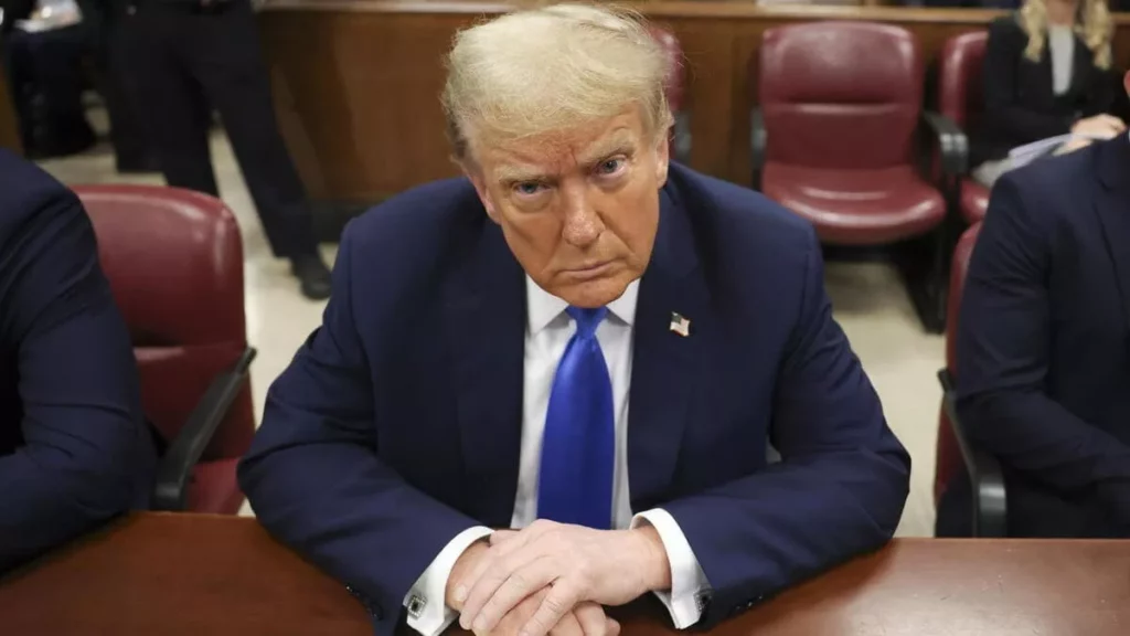 La Complessa Giuria nel Processo a Donald Trump: Tensioni e Implicazioni Politiche e Giuridiche 20240423 223119
