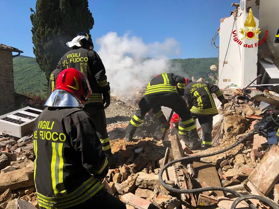 Tragedia in Puglia: Esplosione Domestica Devasta Una Casa a Carovigno 20240424 130350