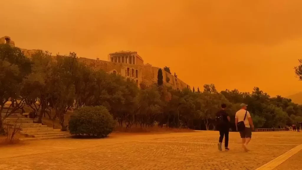Atene sotto la polvere del Sahara: trasformazione surreale di un’iconica città 20240424 143423