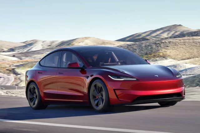 Tesla Model 3 Performance: Innovazione e Sportività nel Mondo dell’Elettrico 20240424 203059