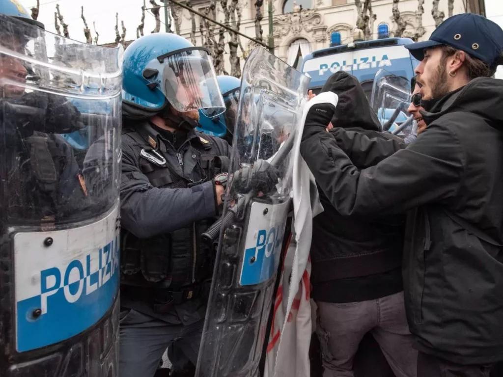 La sicurezza delle forze dell’ordine a Torino: la voce degli agenti in prima linea 20240425 070033