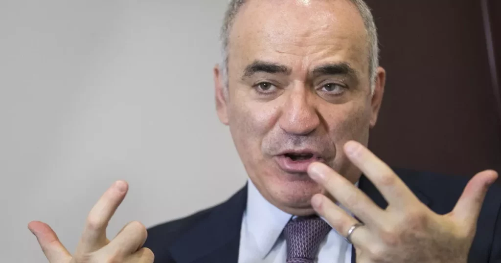 La Russia emette un mandato di arresto contro Garry Kasparov: repressione e resistenza in un paese in lotta 20240425 103538