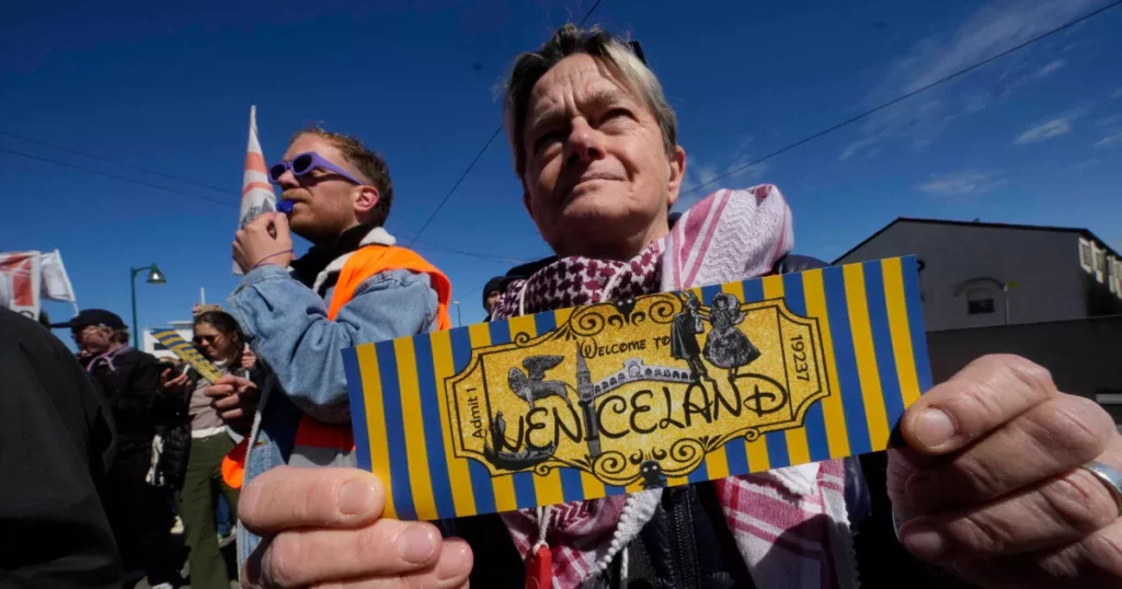 Proteste a Venezia contro il nuovo ticket d’accesso: cittadini in rivolta 20240425 154105