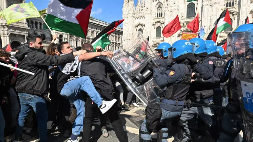Incidenti e tensioni al Corteo del 25 Aprile a Milano: un confronto tra giovani nordafricani e manifestanti pro Israele 20240425 213802