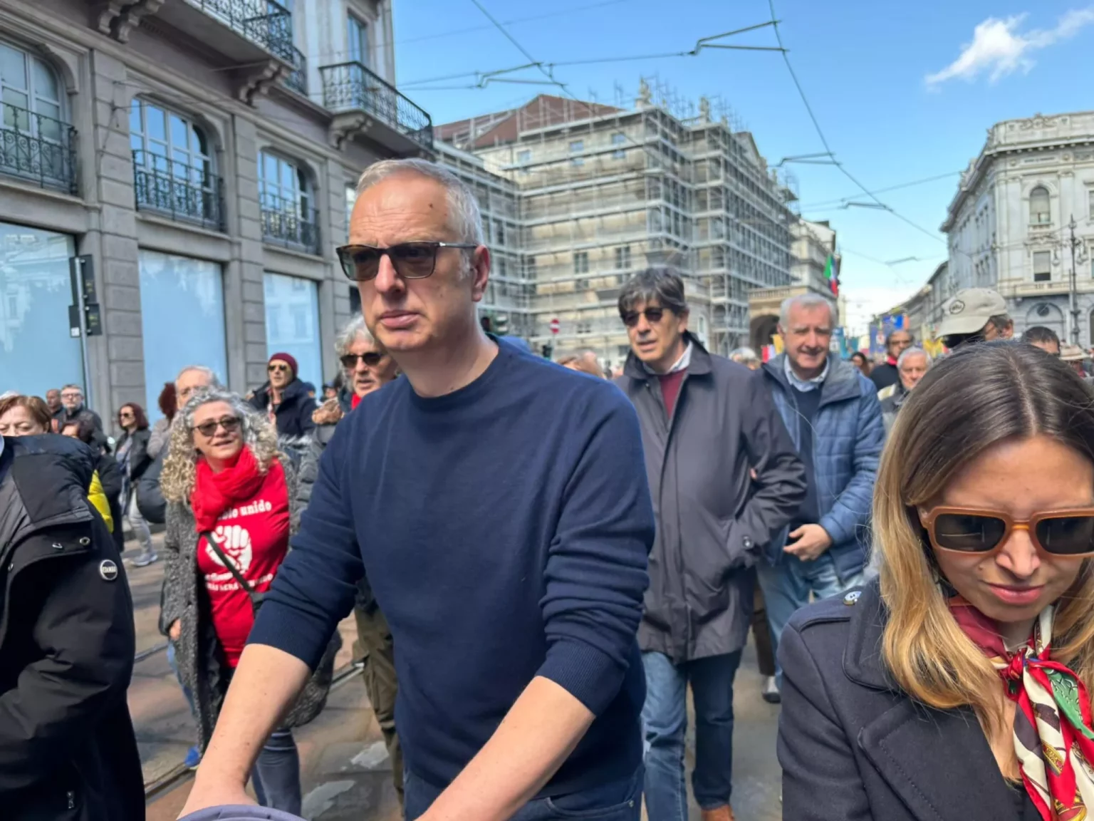 Antonio Scurati a Milano: Un Appello alla Coscienza Collettiva 20240425 214347