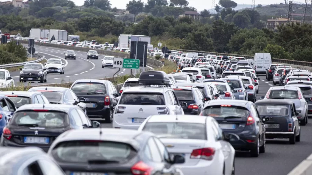 Previsioni traffico e sicurezza stradale per il 25 aprile e il Ponte del Primo Maggio 2024 20240426 033824