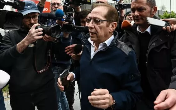 L’accordo Berlusconi-Dongfeng: Rivoluzione nel Mercato Auto Italiano 20240426 173226