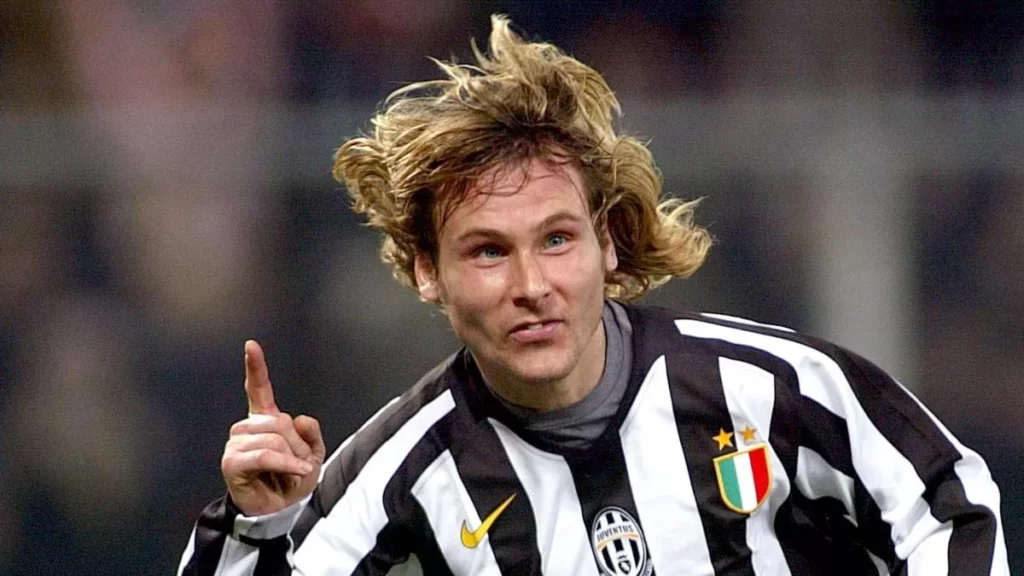 alex sandro il brasileiro che sfida la storia della juventus