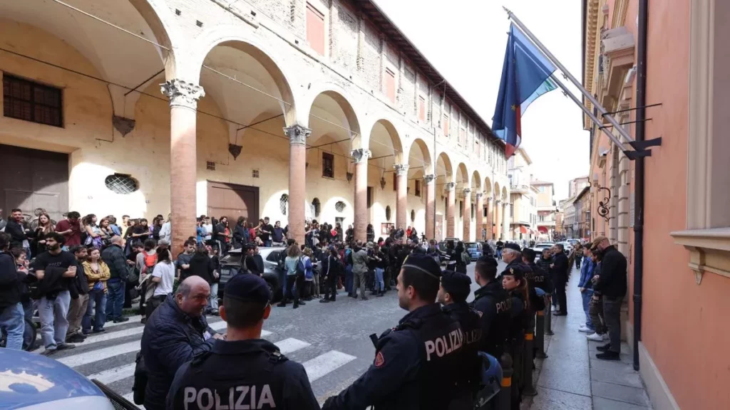 Disordini e arresti al parco Don Bosco: la vicenda che scuote Bologna Disordini e arresti al parco Don Bosco: la vicenda che scuote Bologna
