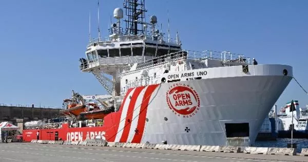 Emergency Accoglie 202 Migranti: Un’Operazione Umanitaria di Salvataggio e Accoglienza a Ravenna Emergency Accoglie 202 Migranti: Un’Operazione Umanitaria di Salvataggio e Accoglienza a Ravenna