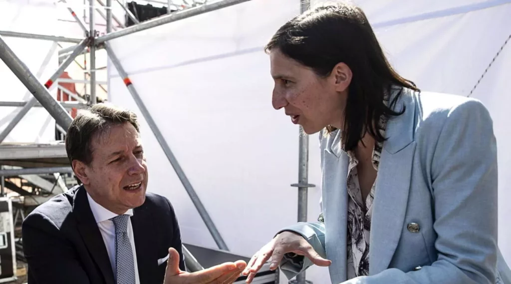 Il Movimento 5 Stelle: verso una nuova strategia politica e trasparenza nel dibattito italiano Il Movimento 5 Stelle: verso una nuova strategia politica e trasparenza nel dibattito italiano