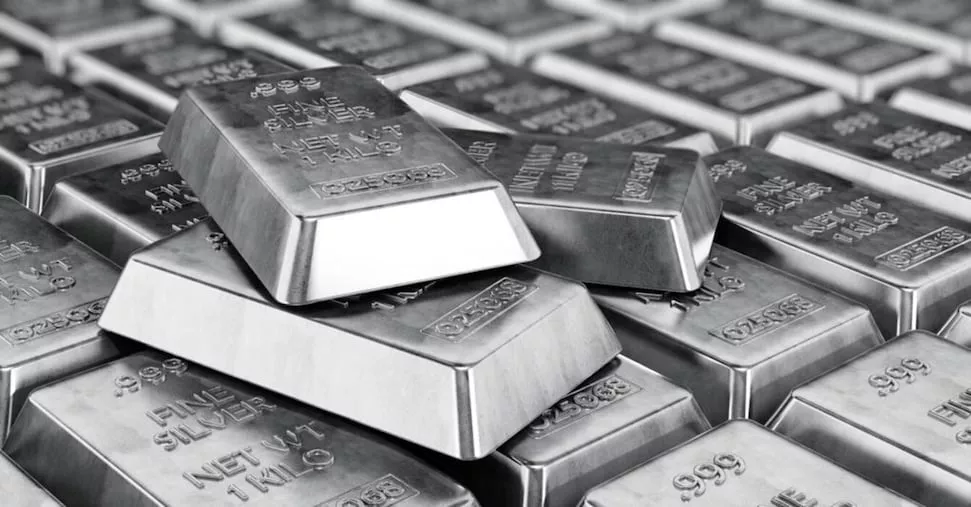 Il sorpasso dell’argento sull’oro: un fenomeno che ridefinisce il mercato dei metalli preziosi Il sorpasso dell’argento sull’oro: un fenomeno che ridefinisce il mercato dei metalli preziosi