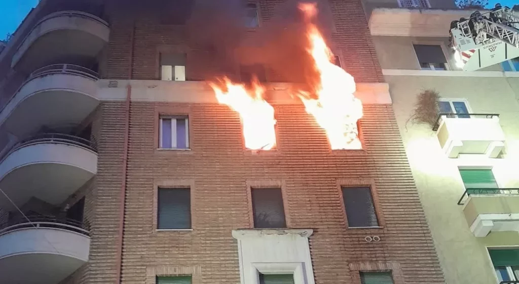 Incendio devastante nel quartiere Prati di Roma: solidarietà e sicurezza urbana al centro dell’emergenza