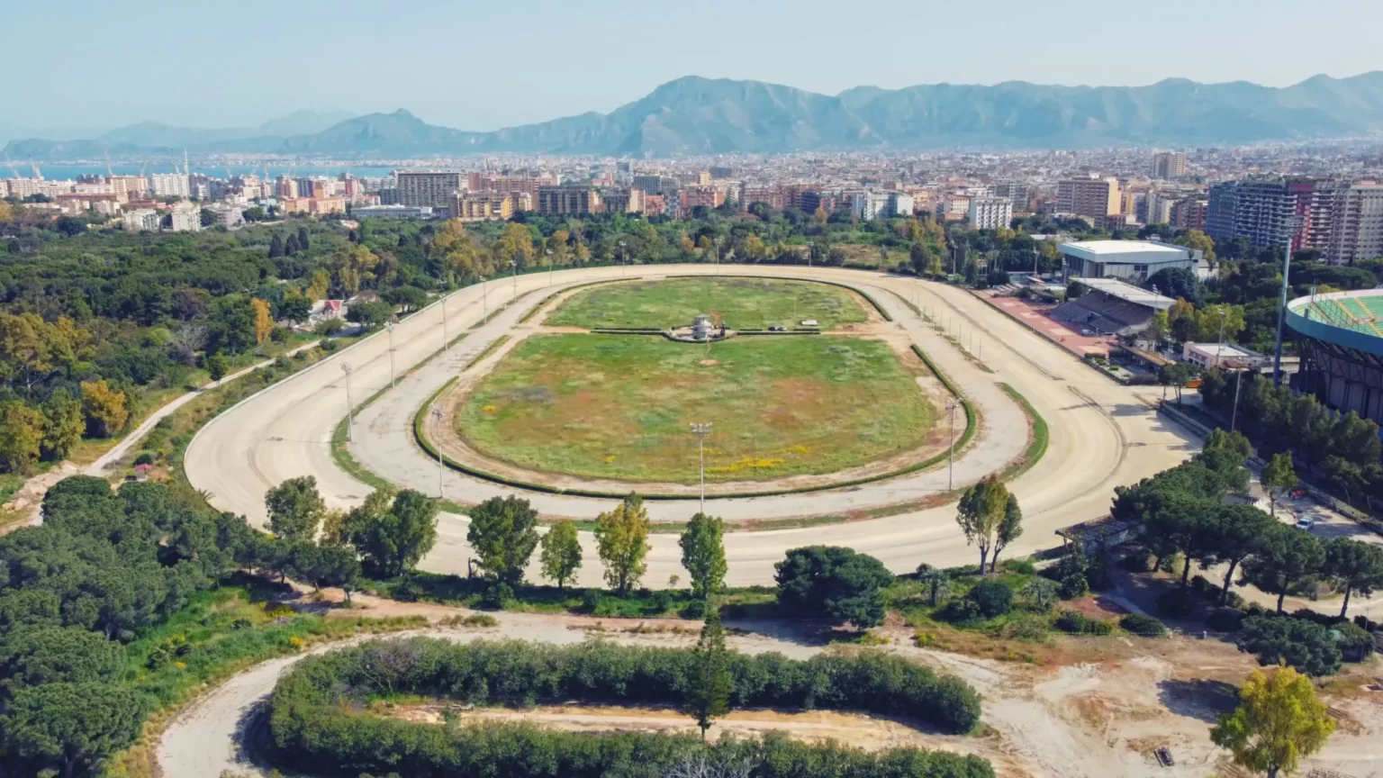 Indagini sull’Ippodromo di Palermo: Estorsioni e Corruzione nell’Ombra