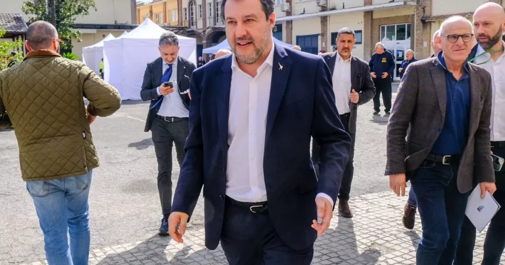 La battaglia politica italiana: divisioni interne e strategie di governo La battaglia politica italiana: divisioni interne e strategie di governo