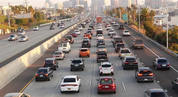 La Rivoluzione Verde dei Veicoli Elettrici in California: Un Modello Globale per il Futuro Sostenibile La Rivoluzione Verde dei Veicoli Elettrici in California: Un Modello Globale per il Futuro Sostenibile
