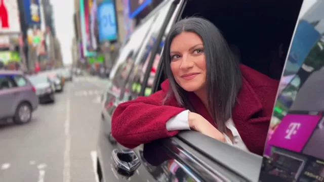 Laura Pausini: trionfa al Madison Square Garden e conquista il mondo con il suo tour record