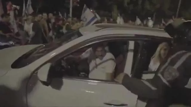 Manifestazioni di massa a Tel Aviv: richieste di pace e critiche al governo Netanyahu Manifestazioni di massa a Tel Aviv: richieste di pace e critiche al governo Netanyahu