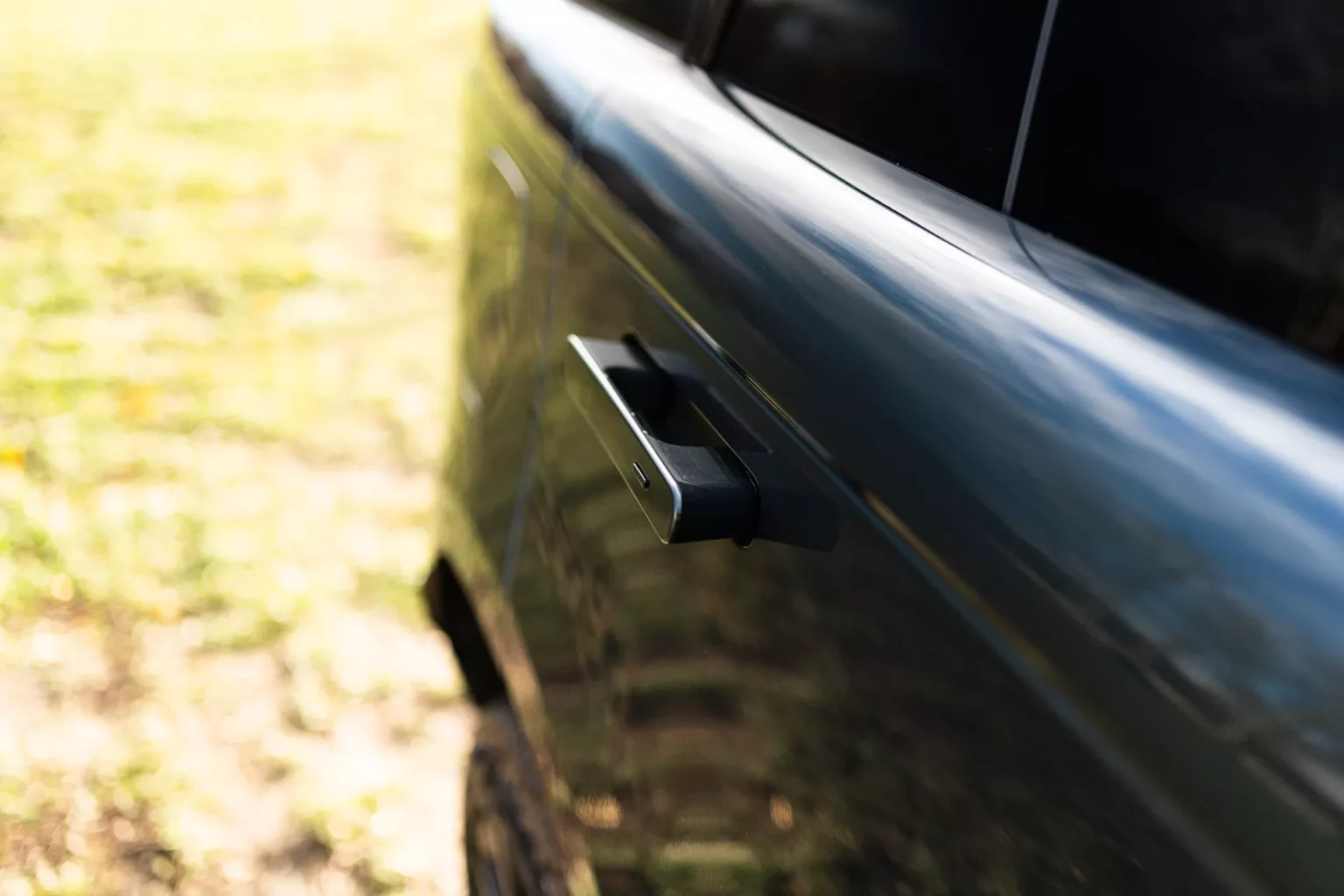 Maniglie Retrattili nelle Auto: Design Innovativo e Sicurezza in Primo Piano