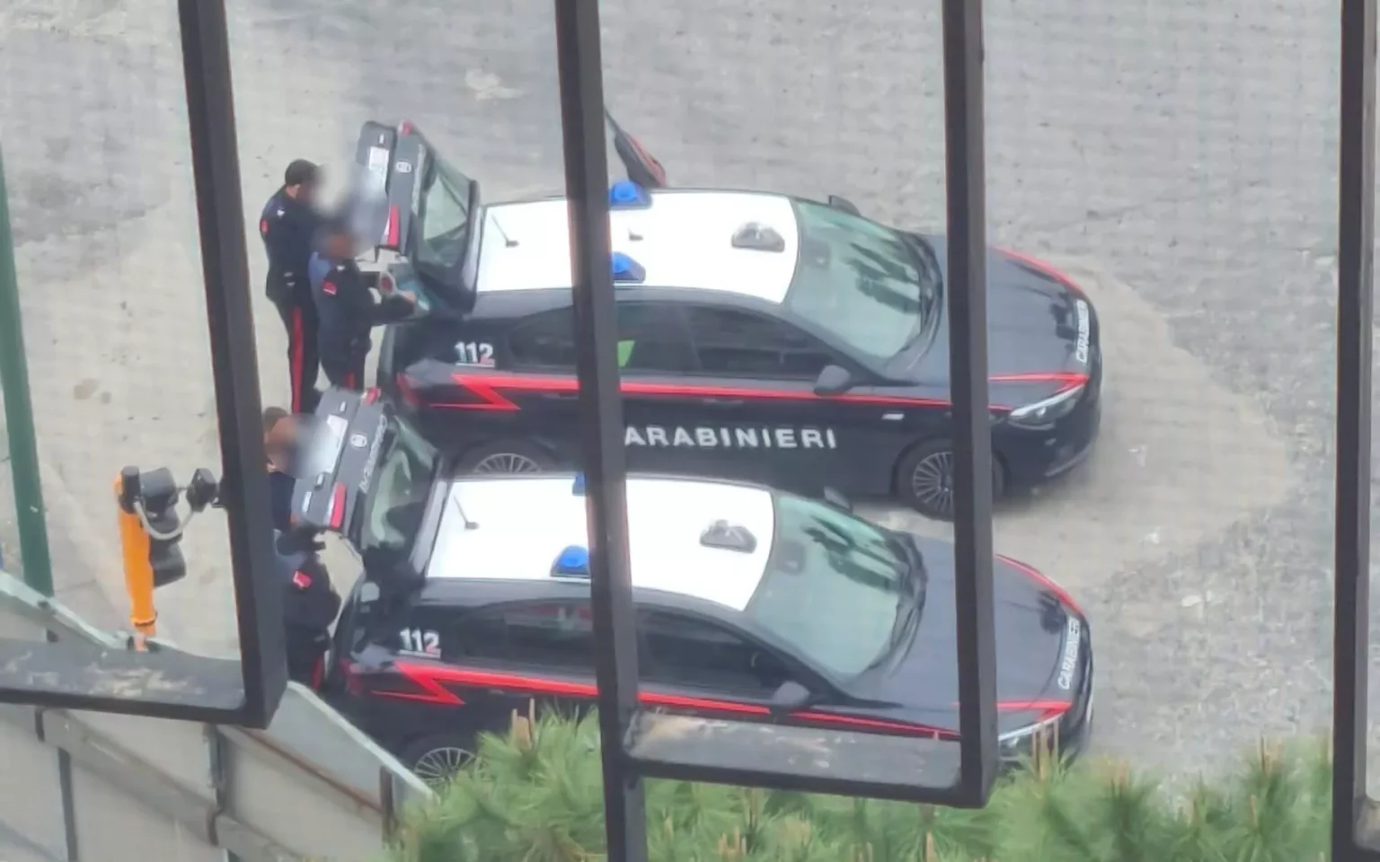 Operazione ad Alto Impatto a Napoli: Elicotteri e 200 agenti mobilitati Operazione ad Alto Impatto a Napoli: Elicotteri e 200 agenti mobilitati