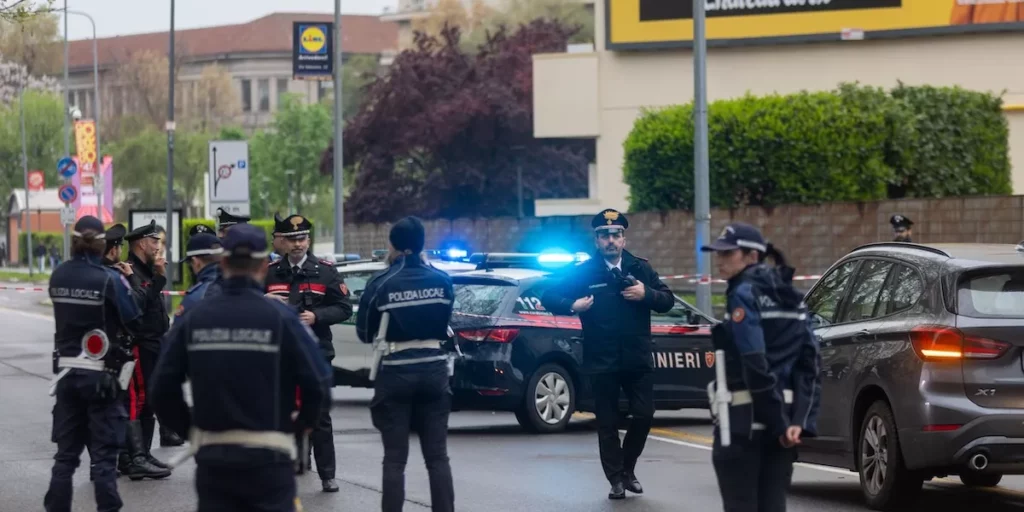 Sparatoria a Milano: uomo ferito in un attacco mirato scuote la metropoli lombarda