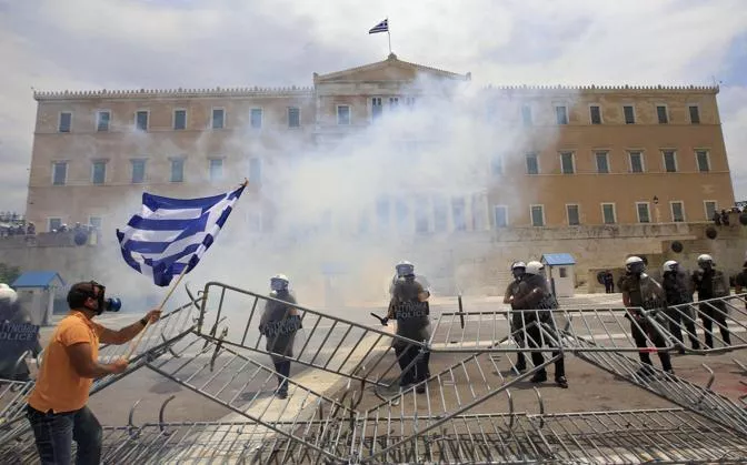 Tragedia ad Atene: Kyriaki Griva uccisa solleva interrogativi sulle misure protettive Tragedia ad Atene: Kyriaki Griva uccisa solleva interrogativi sulle misure protettive
