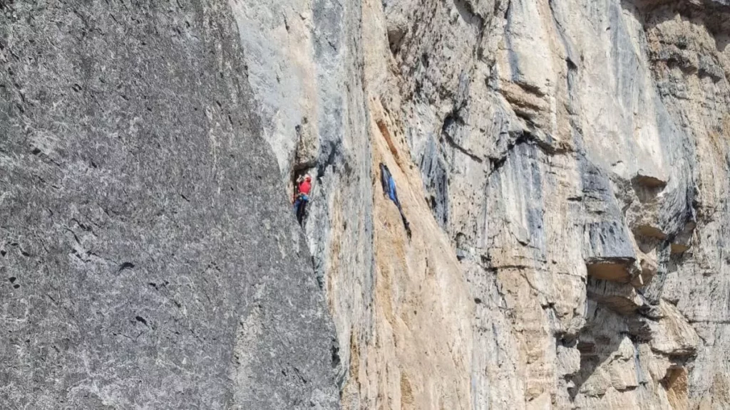 Tragedia in Trentino: La Morte della Base Jumper Canadese Precious Haley
