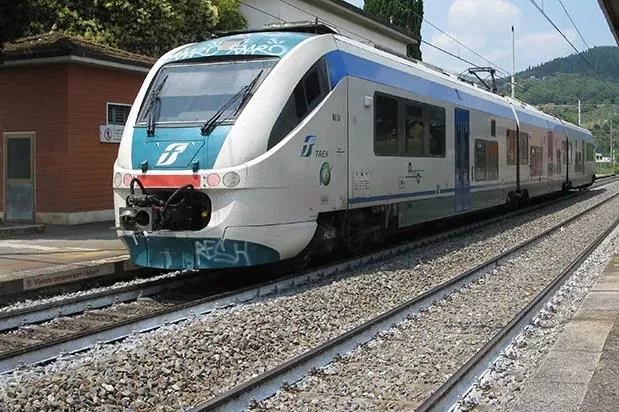 Tragedia sulla Linea Roma-Viterbo: Persona Travolta da un Treno