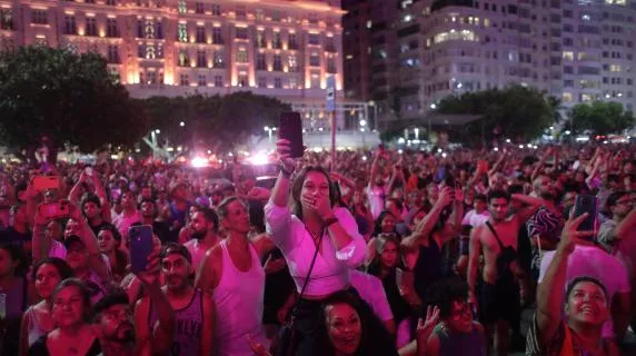 Madonna infiamma Copacabana: un evento mondiale che scuote il panorama musicale 20240515 022428